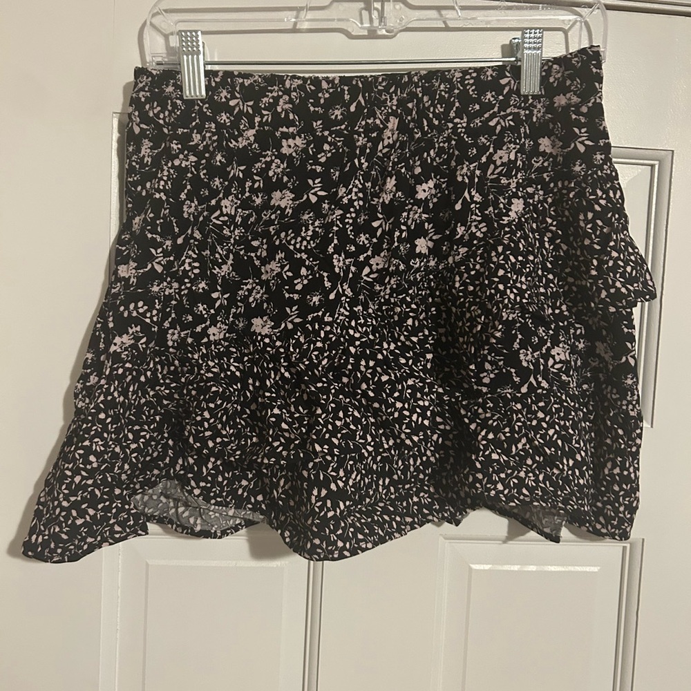 Black and Pink Skirt with Ruffled Tiered Style for Casual Outings